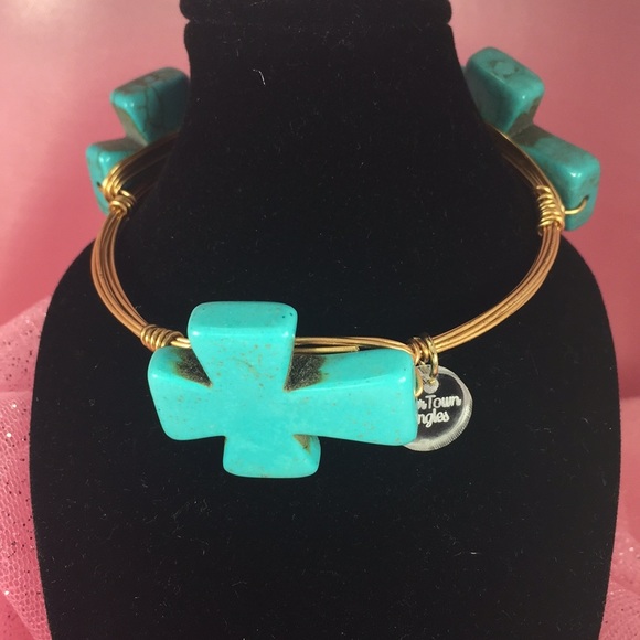 Wire and Cross Bracelet - Picture 4 of 4